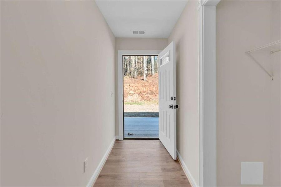 Spacious, unfurnished interior of a new home in , Temple (Image 26).