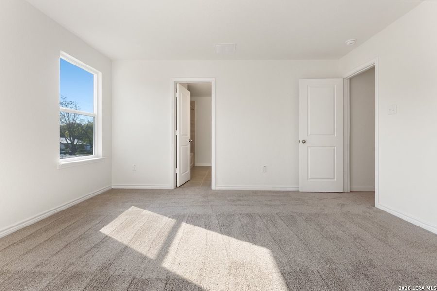 Spacious, unfurnished interior of a new home in Spanish Trails Villas, San Antonio (Image 25).