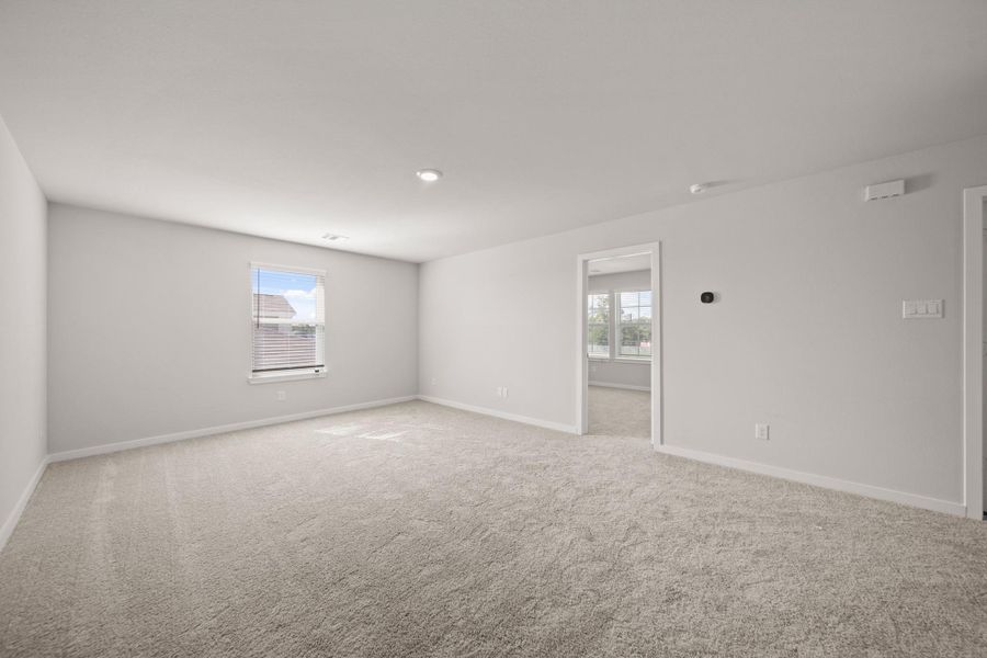 Spacious, unfurnished interior of a new home in Russell Ranch, Bay City (Image 16).
