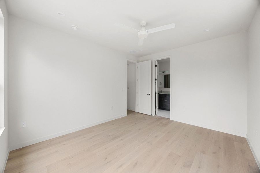 Spacious, unfurnished interior of a new home in , Austin (Image 26).