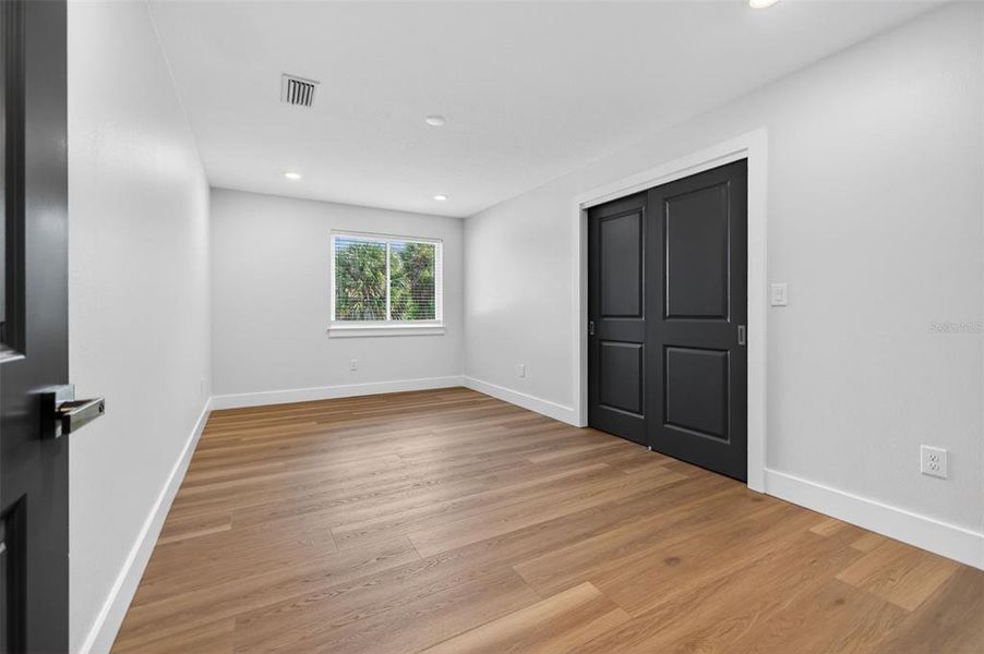 Spacious, unfurnished interior of a new home in , St. Petersburg (Image 27). Spacious, unfurnished interior of a new home in , St. Petersburg (Image 27).