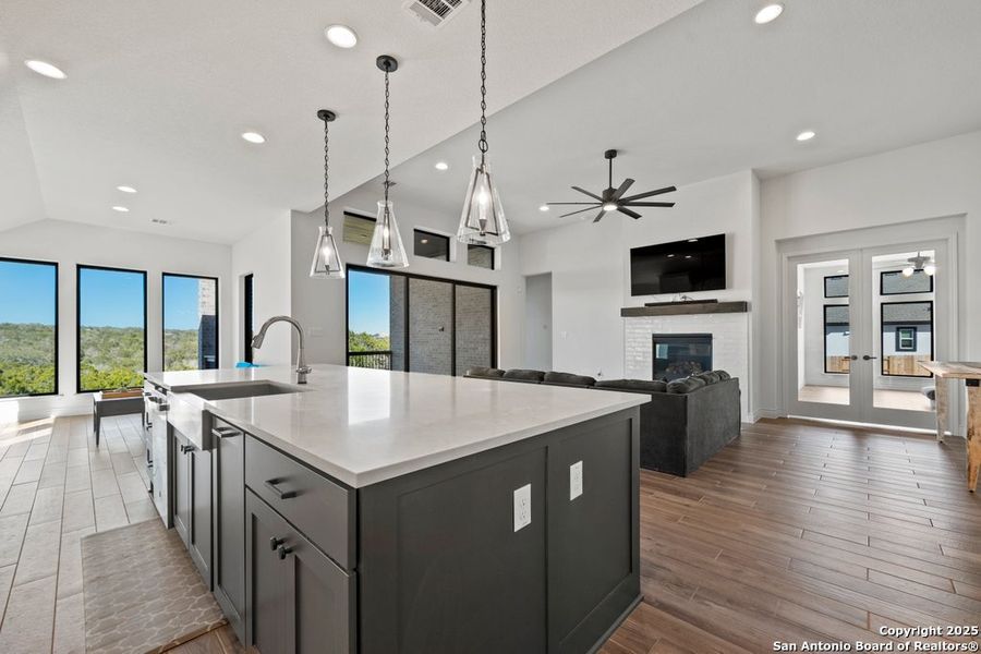 Furnished interior view inside a new home in La Cima 60', San Marcos (Image 9).
