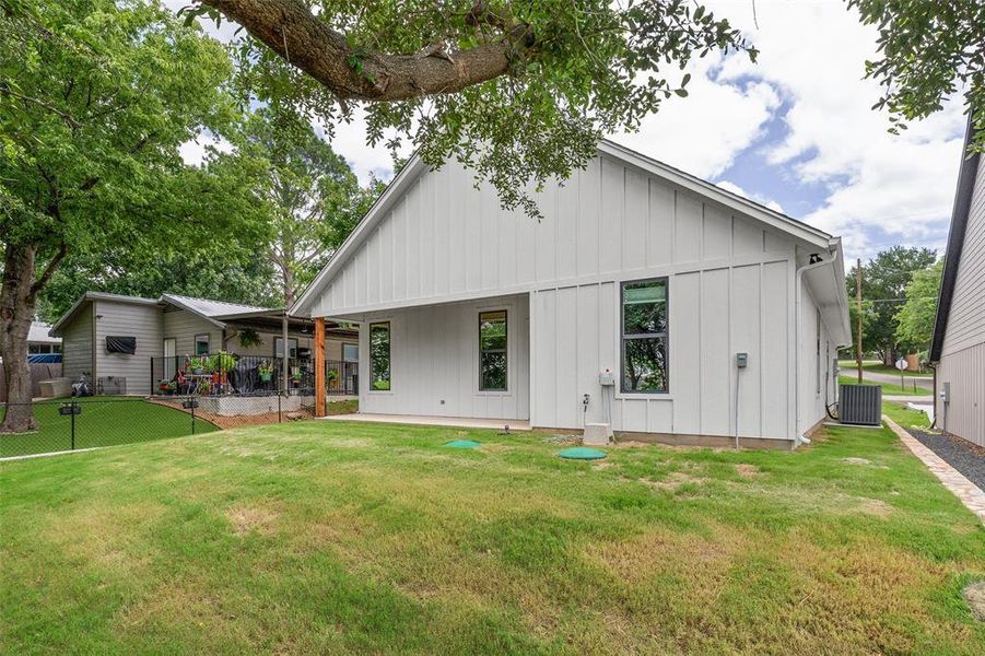 Exterior details and patio area of a home in , Granbury (Image 27). Exterior details and patio area of a home in , Granbury (Image 27).
