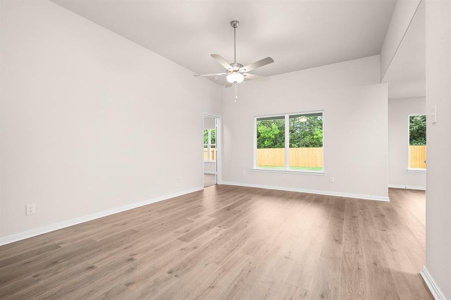 Spacious, unfurnished interior of a new home in Creekside Estates, Terrell (Image 4).