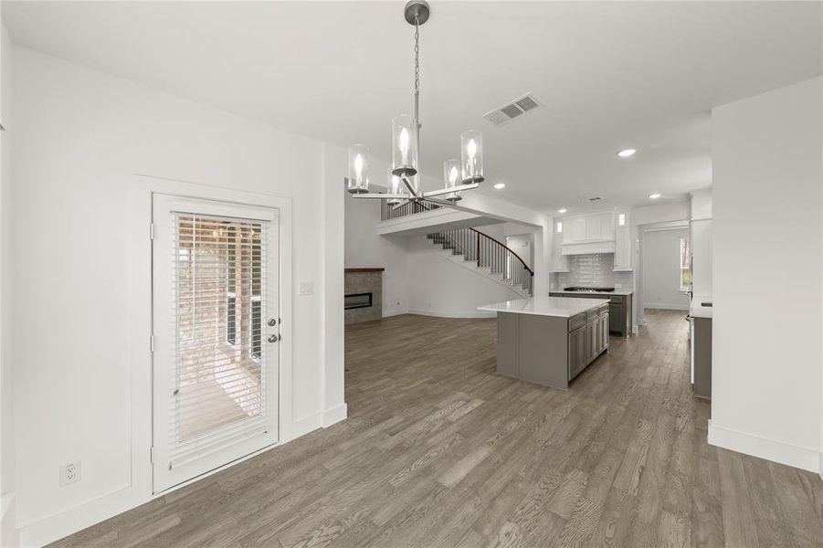 20. 1313 Overton - Dining (2) 20. 1313 Overton - Dining (2)