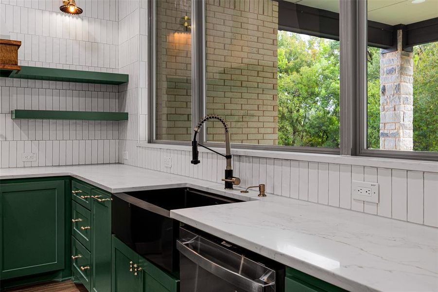 Close-up of interior finishes inside a home in , Granbury (Image 19).