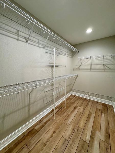 Spacious, unfurnished interior of a new home in , Dunnellon (Image 13).