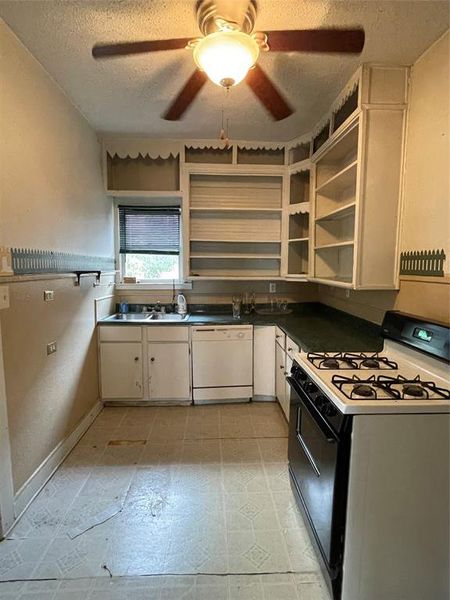Furnished interior view inside a new home in , Mineral Wells (Image 4).