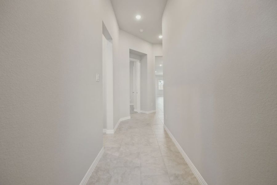 Spacious, unfurnished interior of a new home in Summer Crest, Fort Worth (Image 12).