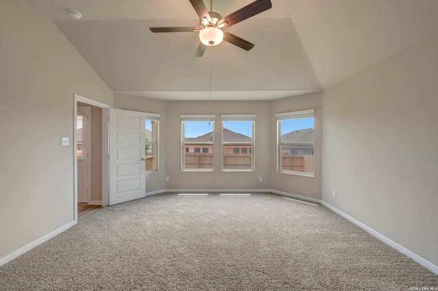 Spacious, unfurnished interior of a new home in Greenspoint Heights, Seguin (Image 19).