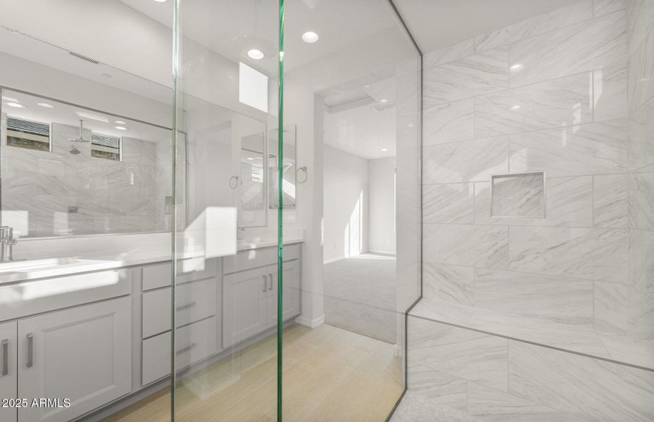 Owner's Bathroom Owner's Bathroom