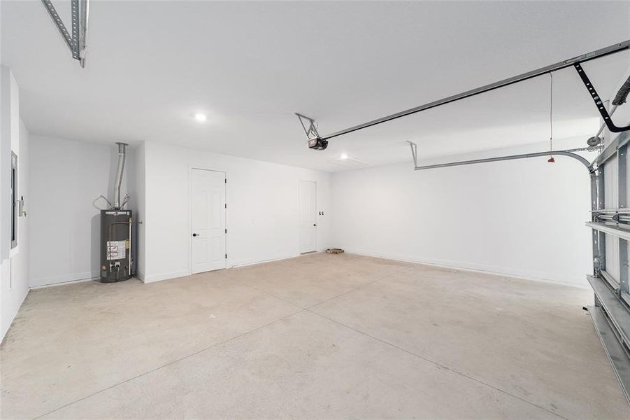 Spacious, unfurnished interior of a new home in On Top of the World Communities, Ocala (Image 31).