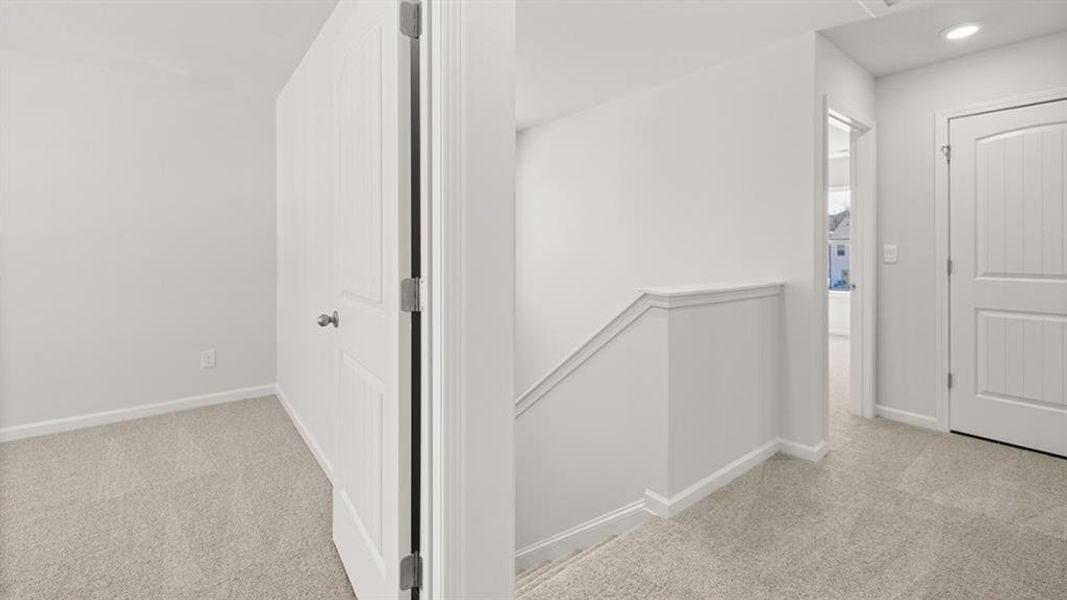 Spacious, unfurnished interior of a new home in Oaks at Cedar Grove, Fairburn (Image 27).