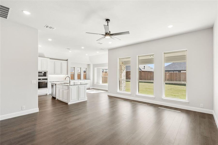 Spacious, unfurnished interior of a new home in Maplewood, Glenn Heights (Image 30). Spacious, unfurnished interior of a new home in Maplewood, Glenn Heights (Image 30).