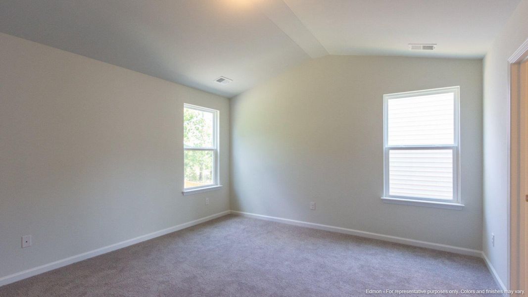 Spacious, unfurnished interior of a new home in Carolina Groves, Moncks Corner (Image 19).