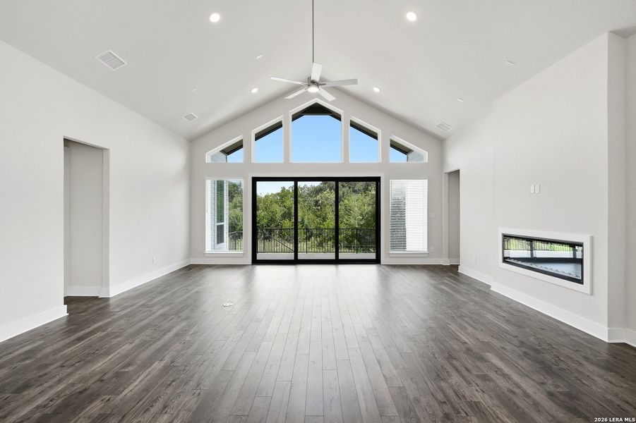 Spacious, unfurnished interior of a new home in , Castroville (Image 41).