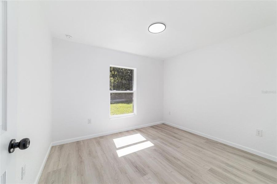 Spacious, unfurnished interior of a new home in , Ocala (Image 10).