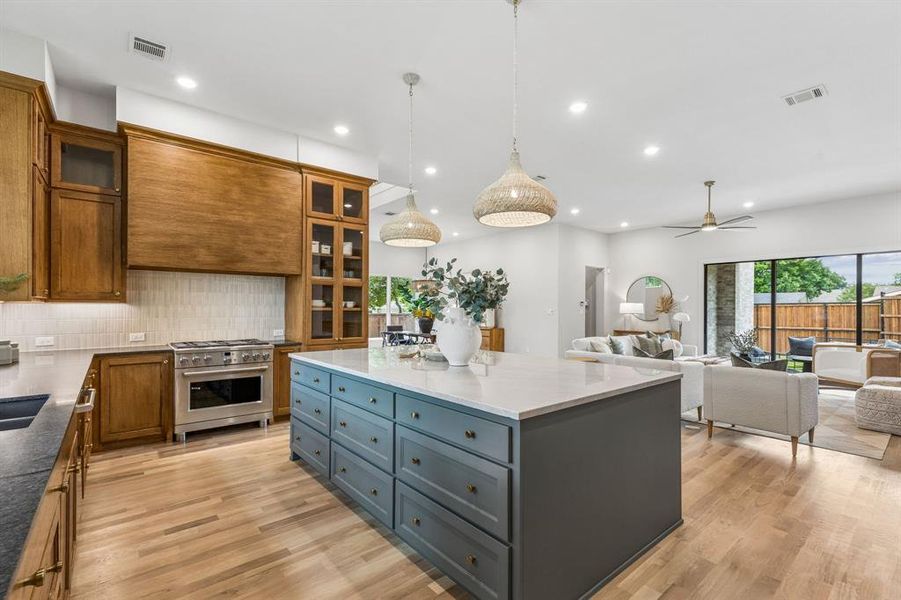 Furnished interior view inside a new home in , Richardson (Image 12).
