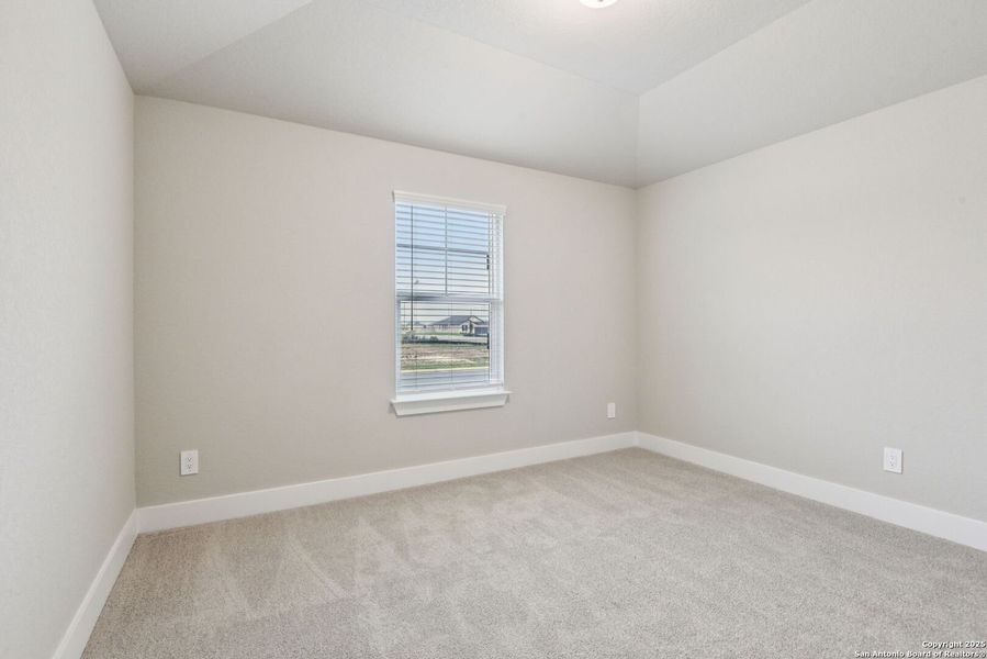 Spacious, unfurnished interior of a new home in Carmel Ranch, Schertz (Image 40).