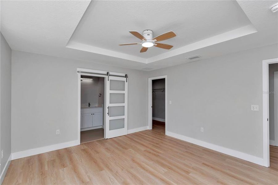 Spacious, unfurnished interior of a new home in , Ocala (Image 10).