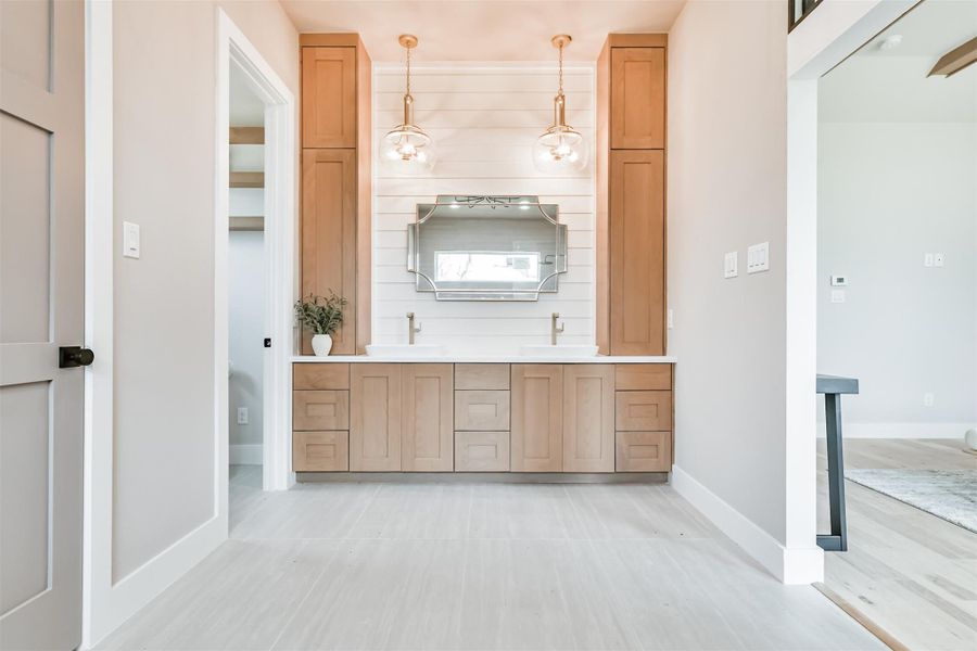 Furnished interior view inside a new home in , Angleton (Image 33). Furnished interior view inside a new home in , Angleton (Image 33).