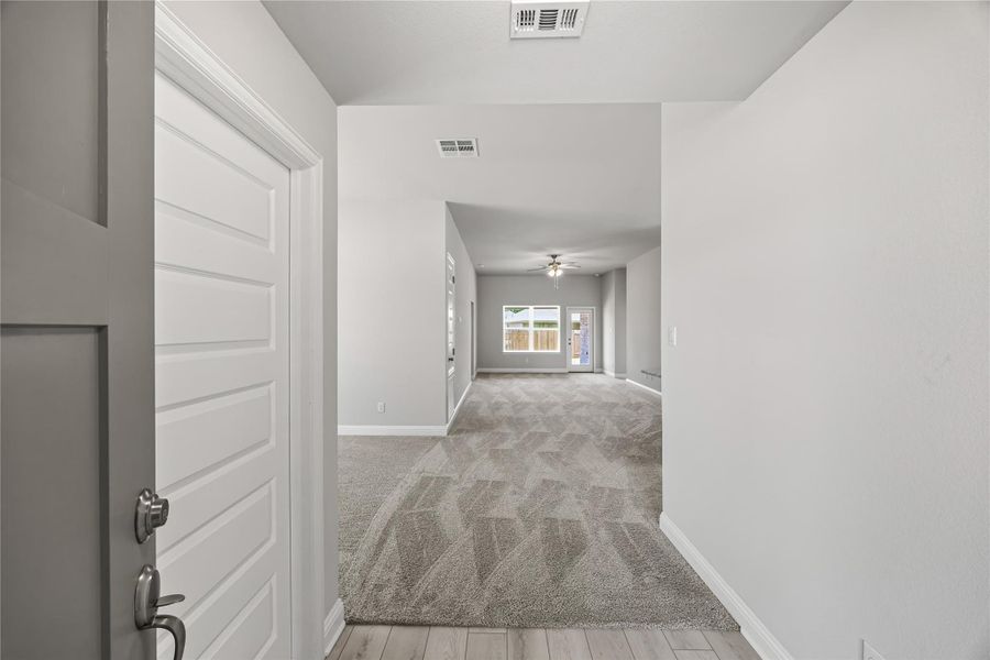 Spacious, unfurnished interior of a new home in Grand Oaks Reserve, Cleveland (Image 7).