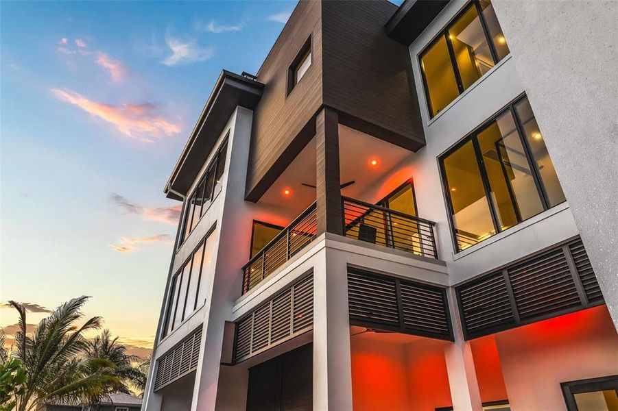 Condo located in Bradenton Beach, FL showcasing its design and architecture (Image 43).