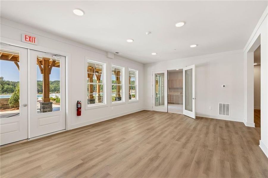 Spacious, unfurnished interior of a new home in , Gainesville (Image 23).