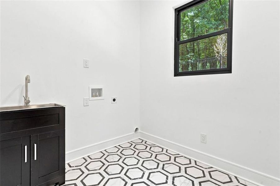 Spacious, unfurnished interior of a new home in , Atlanta (Image 39).