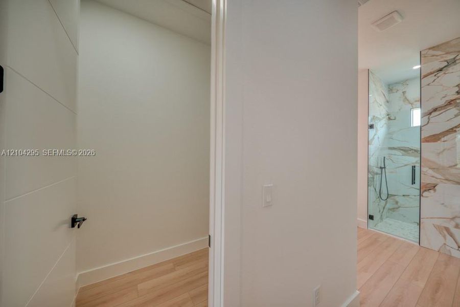 Spacious, unfurnished interior of a new home in , Placida (Image 47). Spacious, unfurnished interior of a new home in , Placida (Image 47).