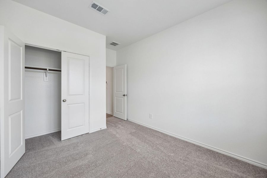 Spacious, unfurnished interior of a new home in Montgomery Bend, Montgomery (Image 31).