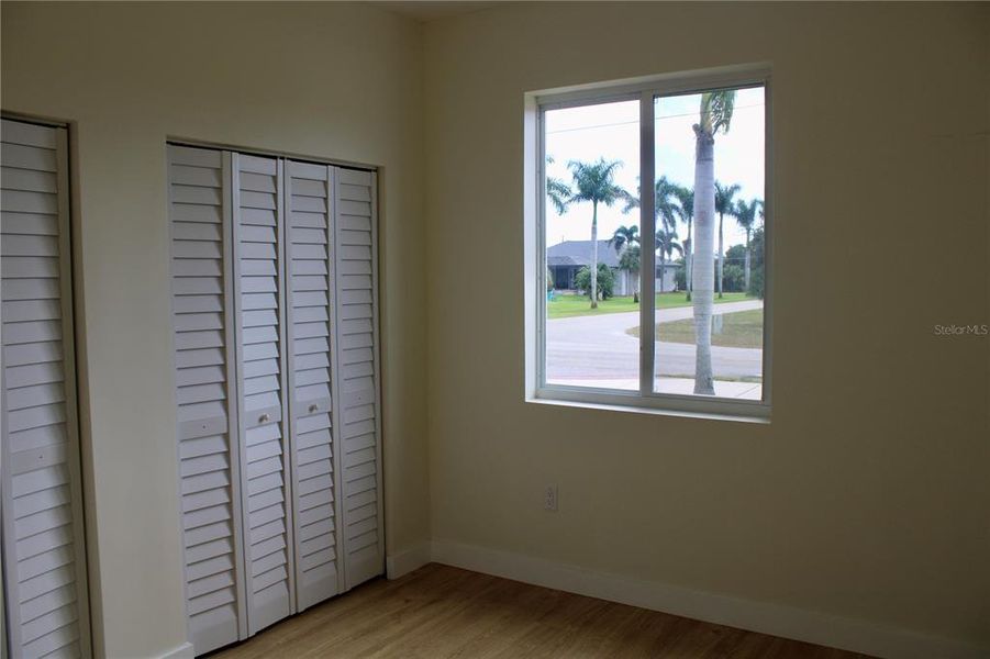 Spacious, unfurnished interior of a new home in , Port Charlotte (Image 39).