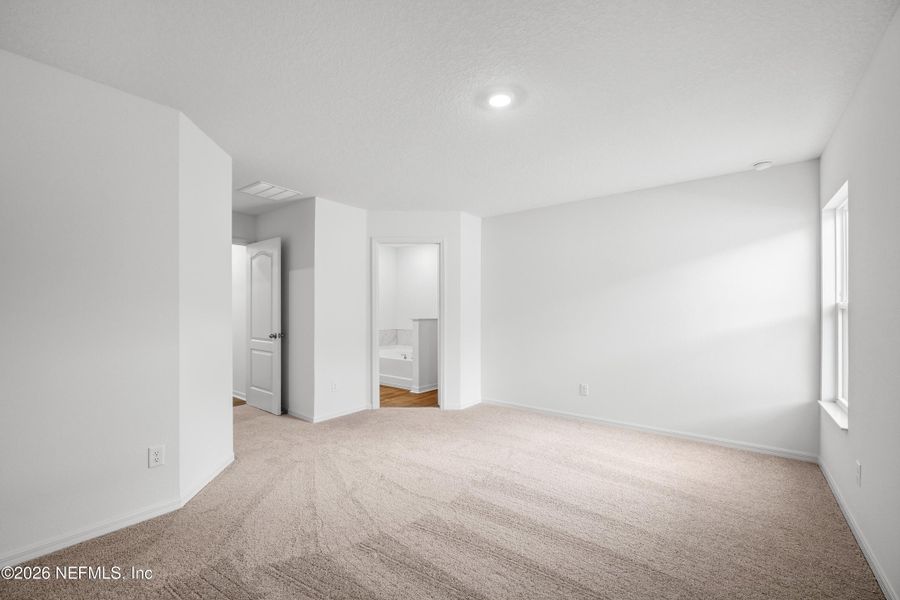 Spacious, unfurnished interior of a new home in Westport Landing, Jacksonville (Image 38).