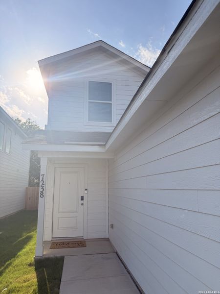 Exterior details and patio area of a home in Torian Village, San Antonio (Image 3).