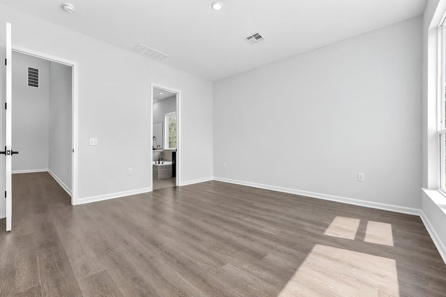 Spacious, unfurnished interior of a new home in Silverleaf, Cedar Creek (Image 26). Spacious, unfurnished interior of a new home in Silverleaf, Cedar Creek (Image 26).
