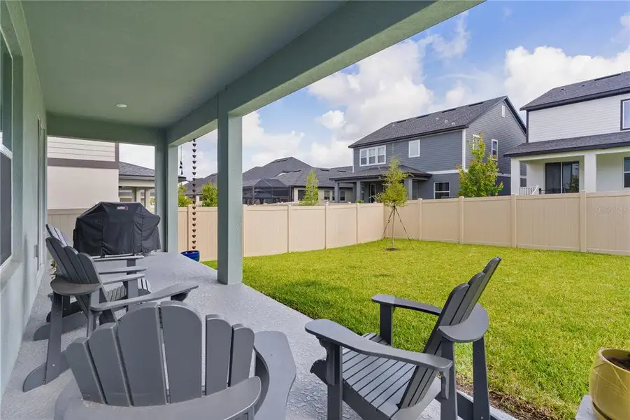 Exterior details and patio area of a home in , Clermont (Image 28).