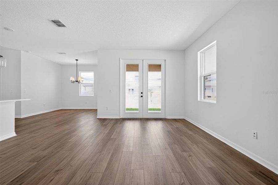 Spacious, unfurnished interior of a new home in Trailside, Mount Dora (Image 10).