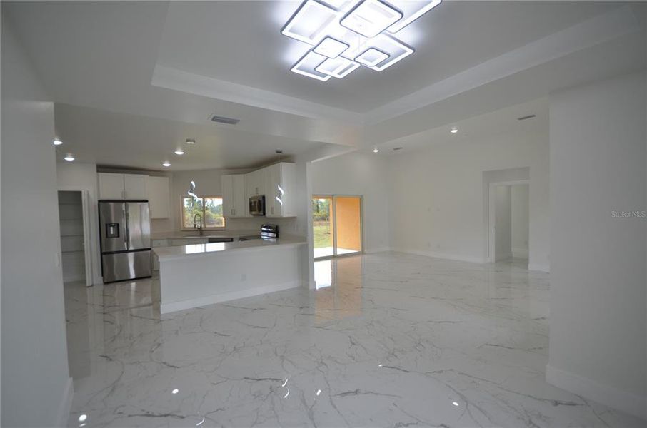 Spacious, unfurnished interior of a new home in , Lehigh Acres (Image 12).