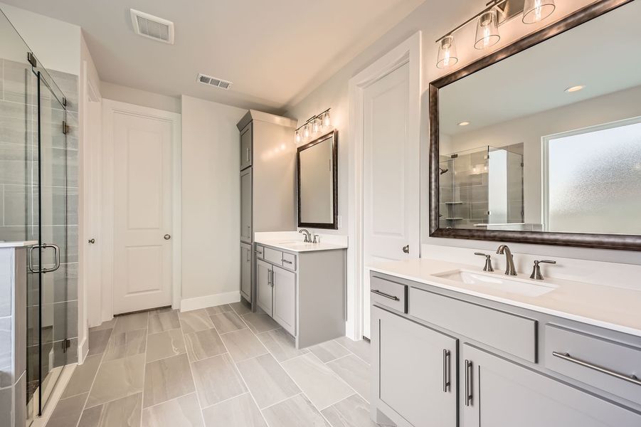 Plan 1568 Representative Photo - Main Bathroom Plan 1568 Representative Photo - Main Bathroom