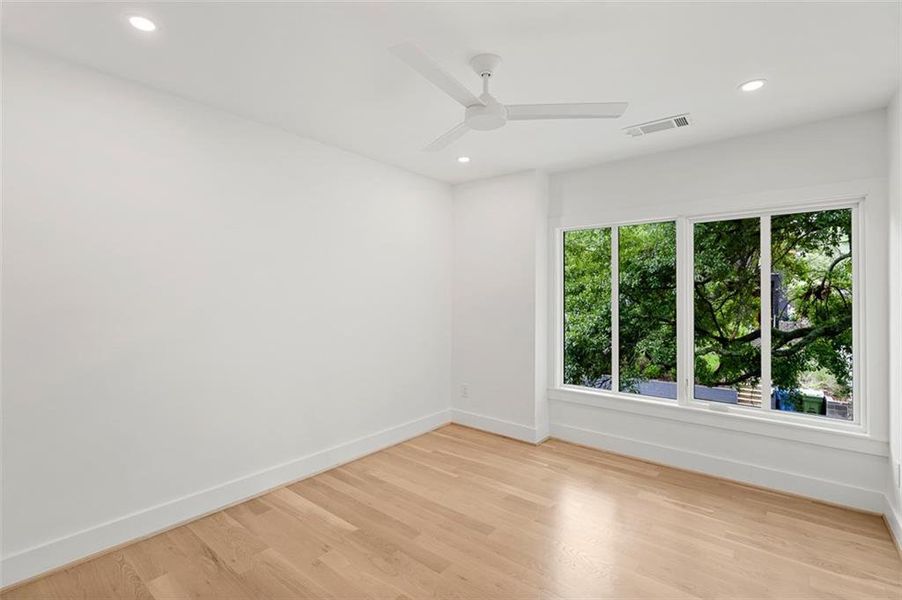 Spacious, unfurnished interior of a new home in , Atlanta (Image 25).