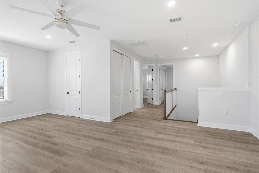 Spacious, unfurnished interior of a new home in Beachview Cove, Ormond Beach (Image 49).