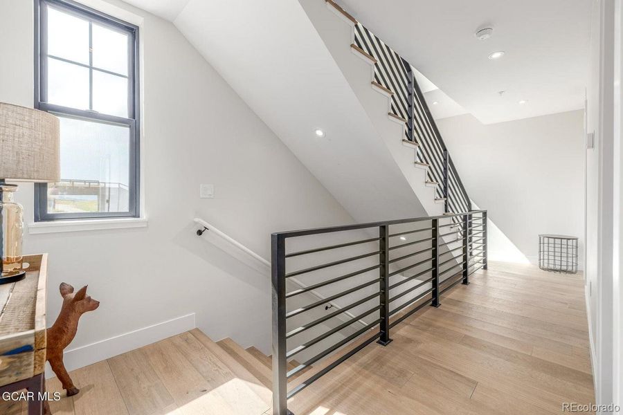 Spacious, unfurnished interior of a new home in , Granby (Image 24).