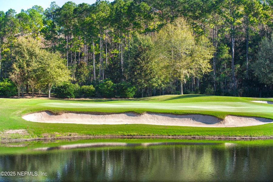 course-18th-green-and-lake-huge