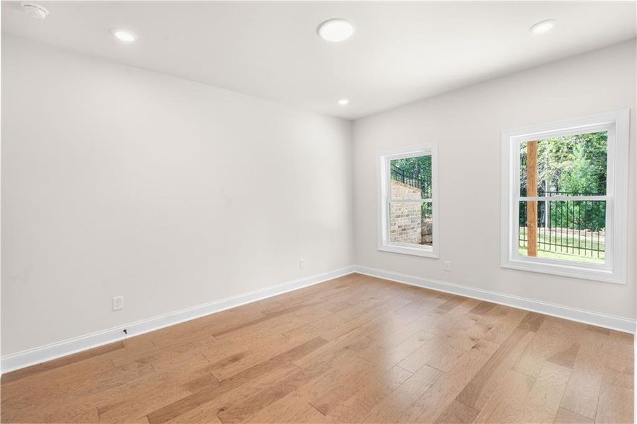 Spacious, unfurnished interior of a new home in Ward's Crossing Townhomes, Johns Creek (Image 25). Spacious, unfurnished interior of a new home in Ward's Crossing Townhomes, Johns Creek (Image 25).