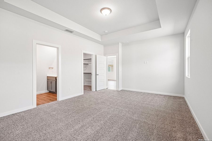 Spacious, unfurnished interior of a new home in Weston Oaks, San Antonio (Image 27).