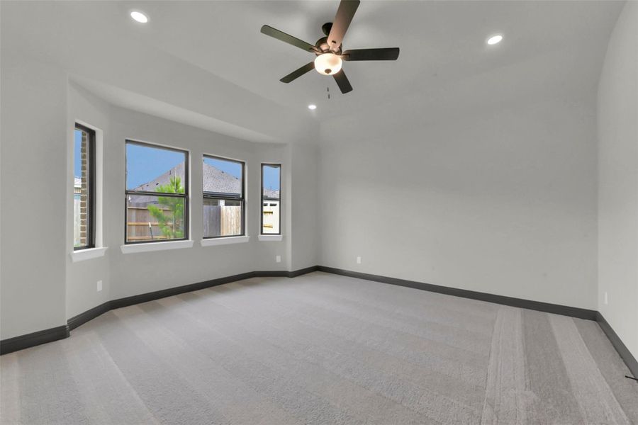 Spacious, unfurnished interior of a new home in Evergreen 55', Conroe (Image 22).
