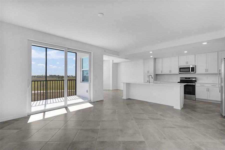 Spacious, unfurnished interior of a new home in Wellen Park Golf & Country Club, Venice (Image 22).