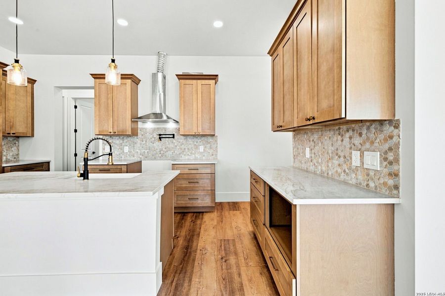 Furnished interior view inside a new home in , Bandera (Image 7).