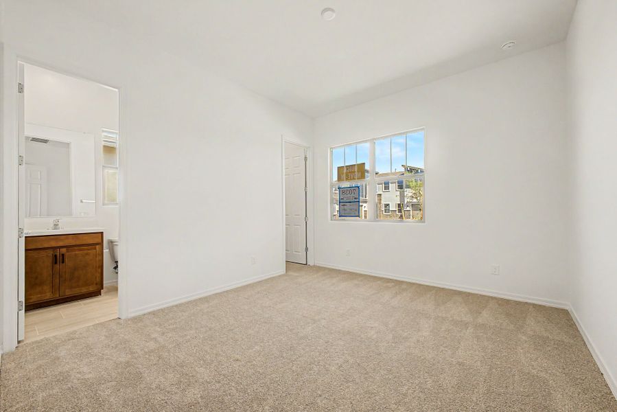 Spacious, unfurnished interior of a new home in Empire Pointe, Queen Creek (Image 10).