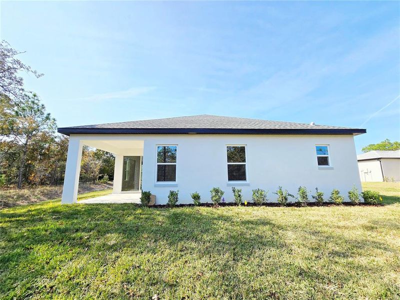 Exterior details and patio area of a home in , Homosassa (Image 44).